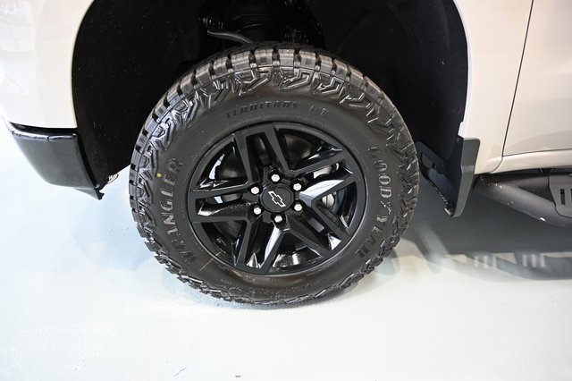 New 2026 Chevrolet Silverado 1500 Custom Trail Boss w/ LPO, Dark Essentials Package image 26