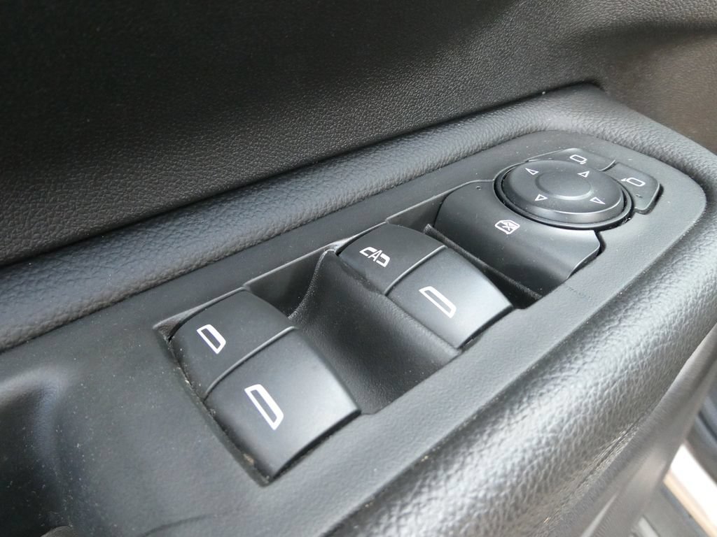 Used 2018 GMC Terrain SLE FWD image 23