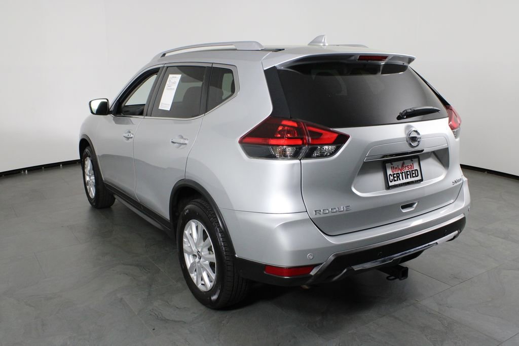 Used 2019 Nissan Rogue SV image 4