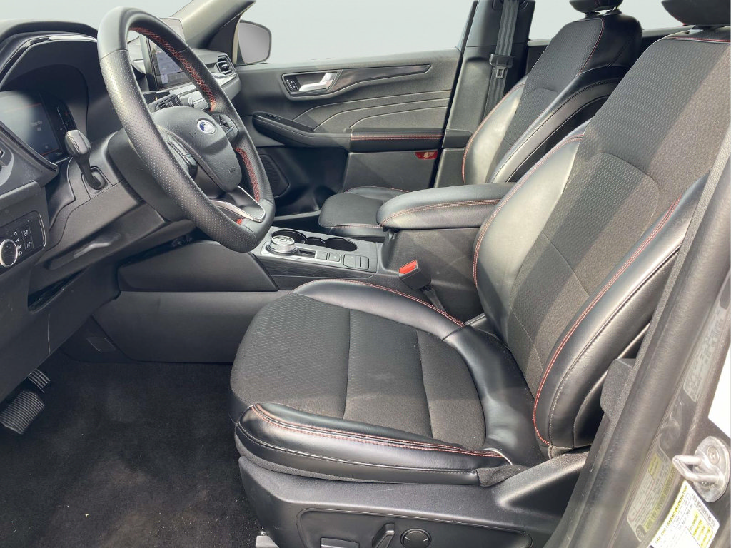 Used 2025 Ford Escape ST-Line FWD image 14