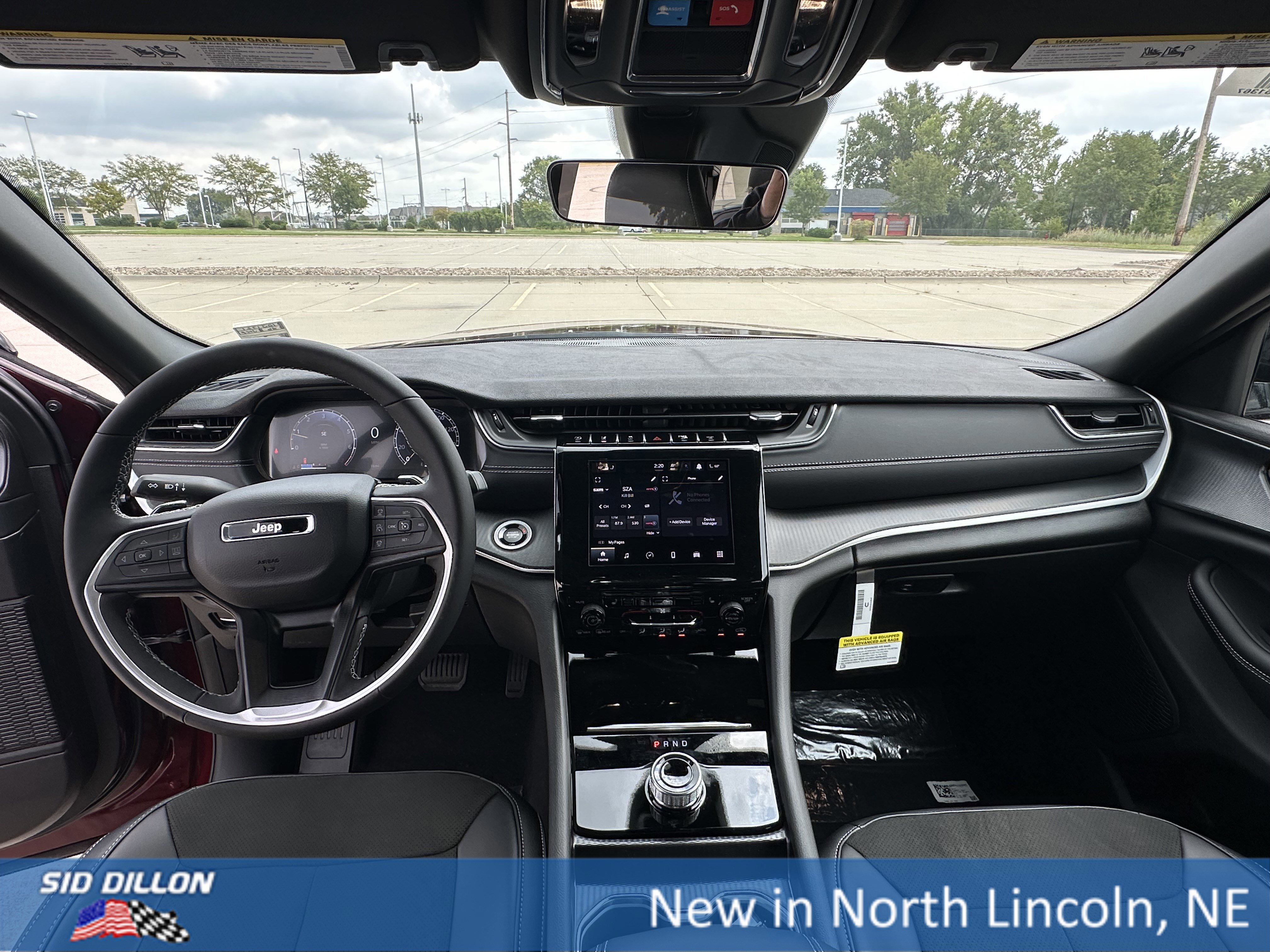 New 2025 Jeep Grand Cherokee Altitude image 13