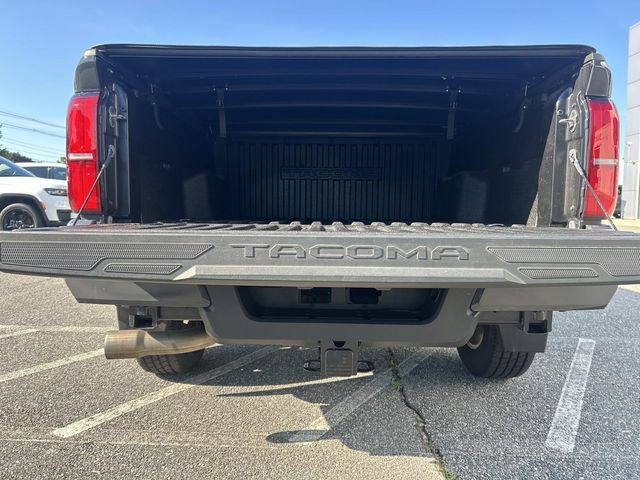 Used 2024 Toyota Tacoma SR5 AWD/4WD image 11