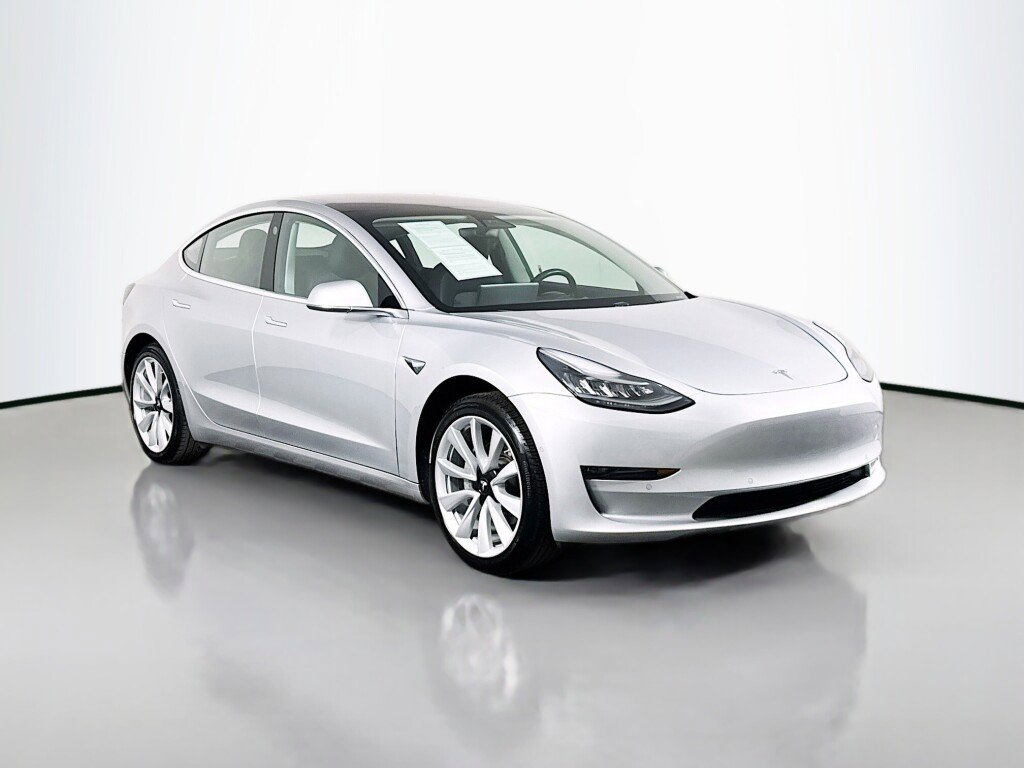 Used 2018 Tesla Model 3 Long Range RWD image 7