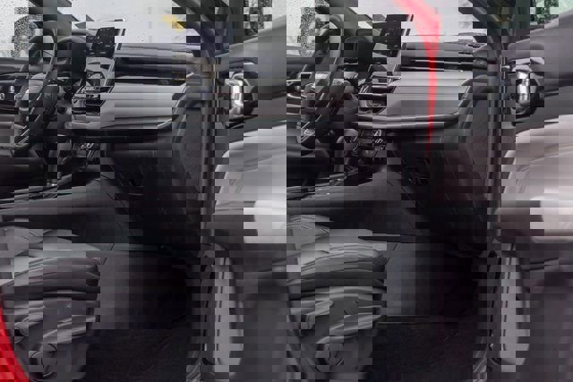 Used 2025 Jeep Compass Limited image 20