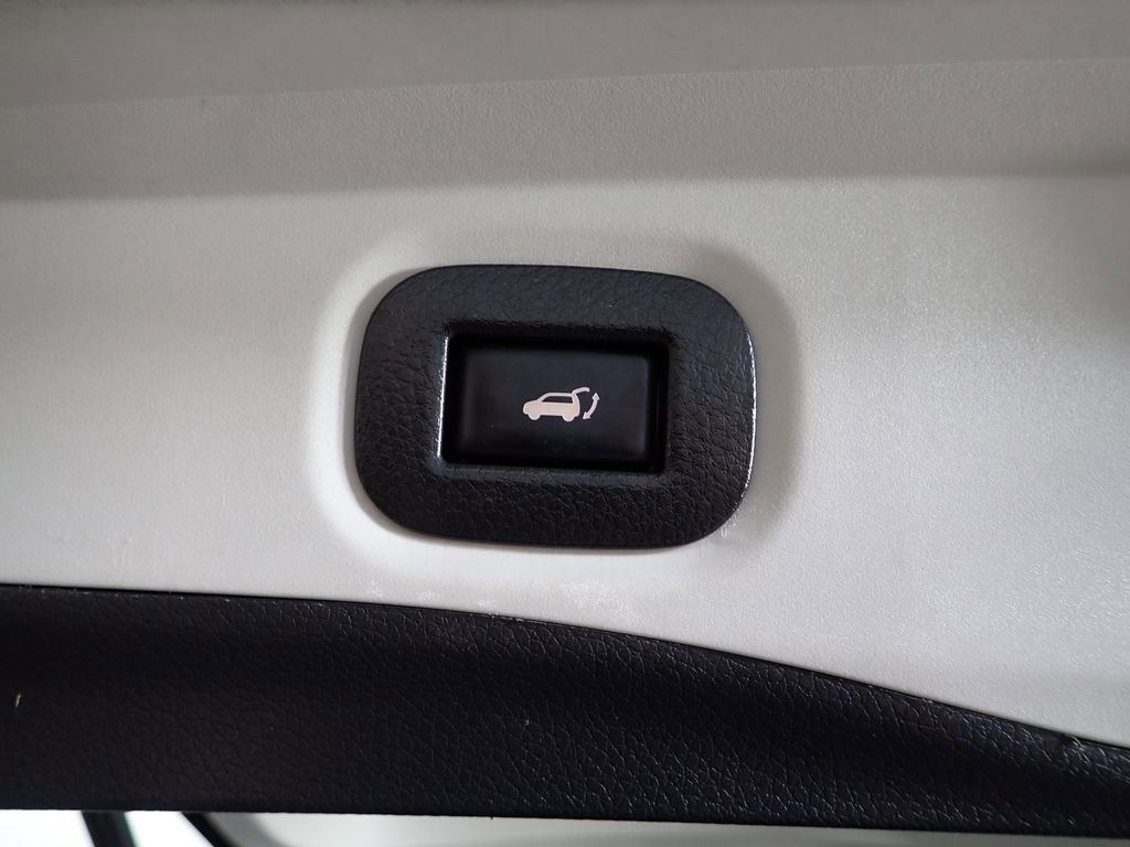 Used 2020 Nissan Rogue SV w/ Premium Package AWD/4WD image 19