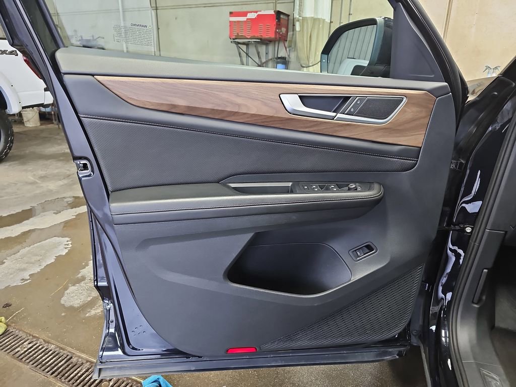 Used 2024 Volkswagen Atlas SE FWD image 27