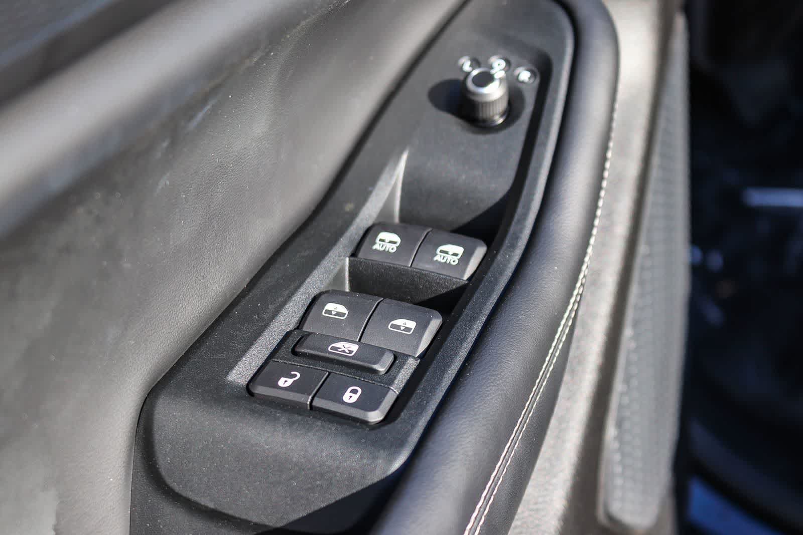 Used 2025 Jeep Grand Cherokee Laredo X RWD image 21