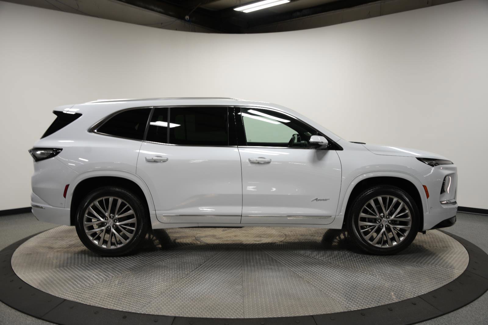 New 2026 Buick Enclave Avenir w/ Super Cruise Package image 9