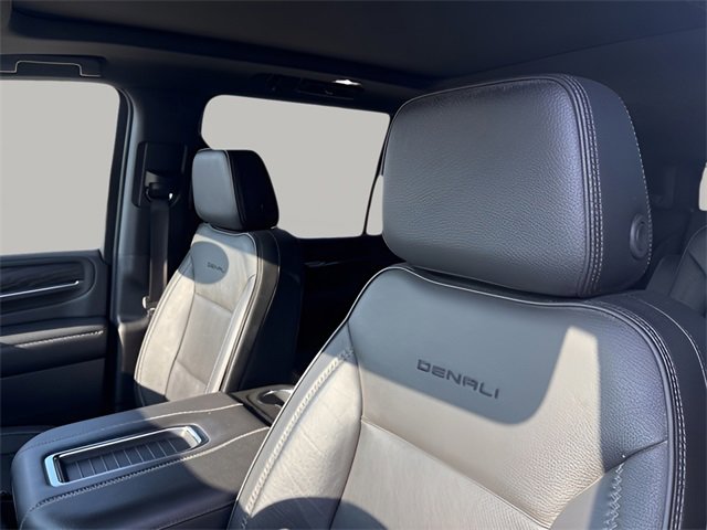 Used 2022 GMC Yukon XL Denali image 8