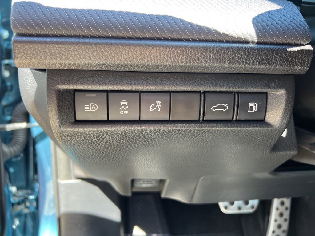 Used 2025 Toyota Camry SE image 24