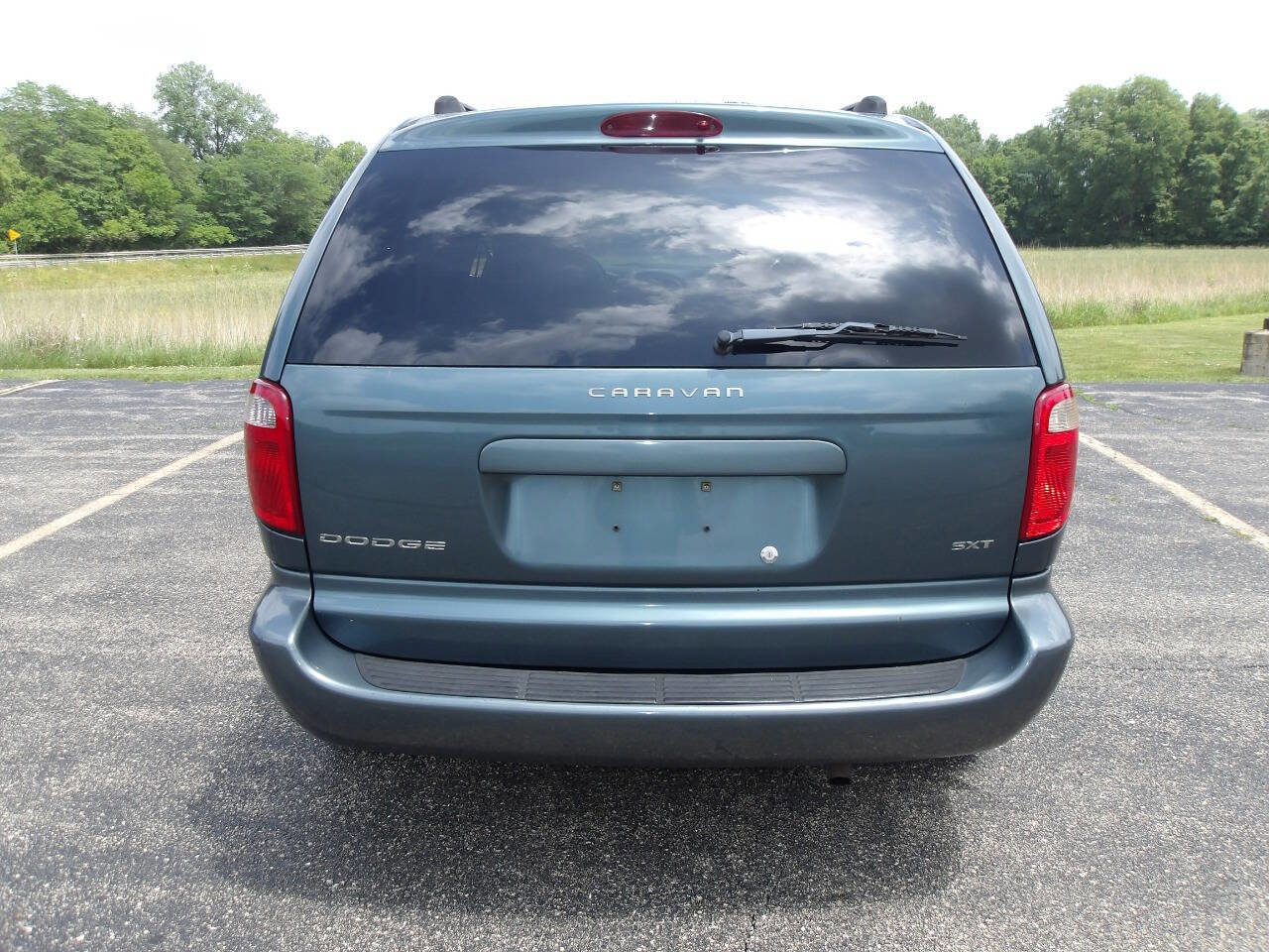 Used 2005 Dodge Caravan SXT w/ Popular Equipment Group image 4