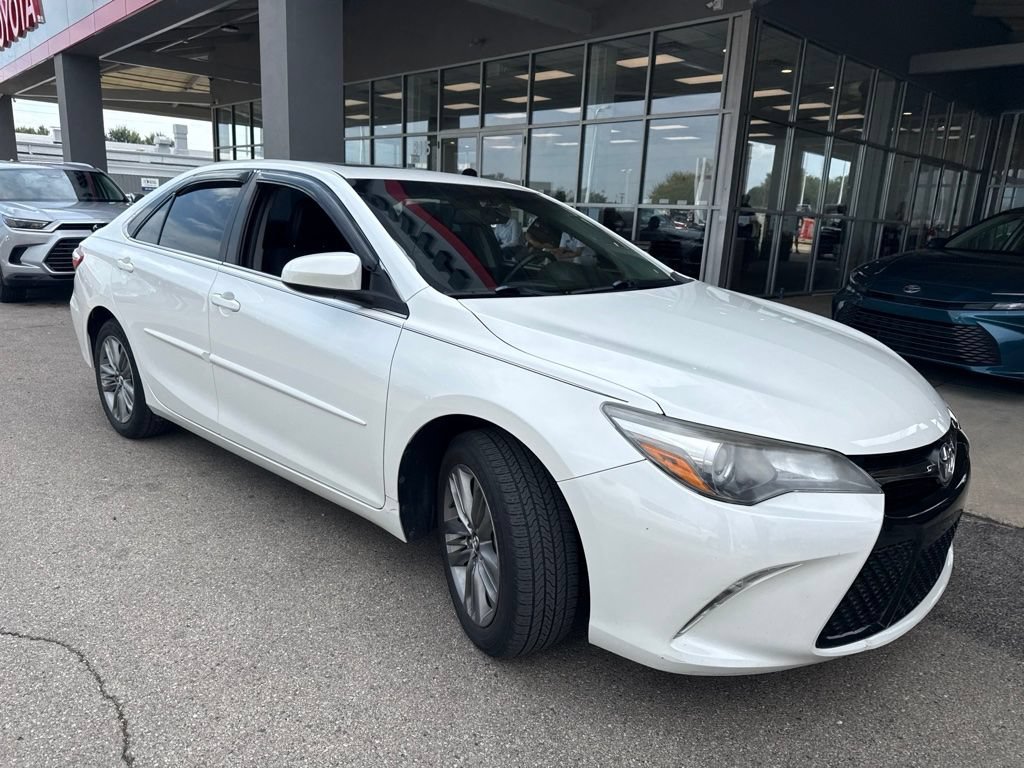 Used 2017 Toyota Camry SE w/ Moonroof Package
