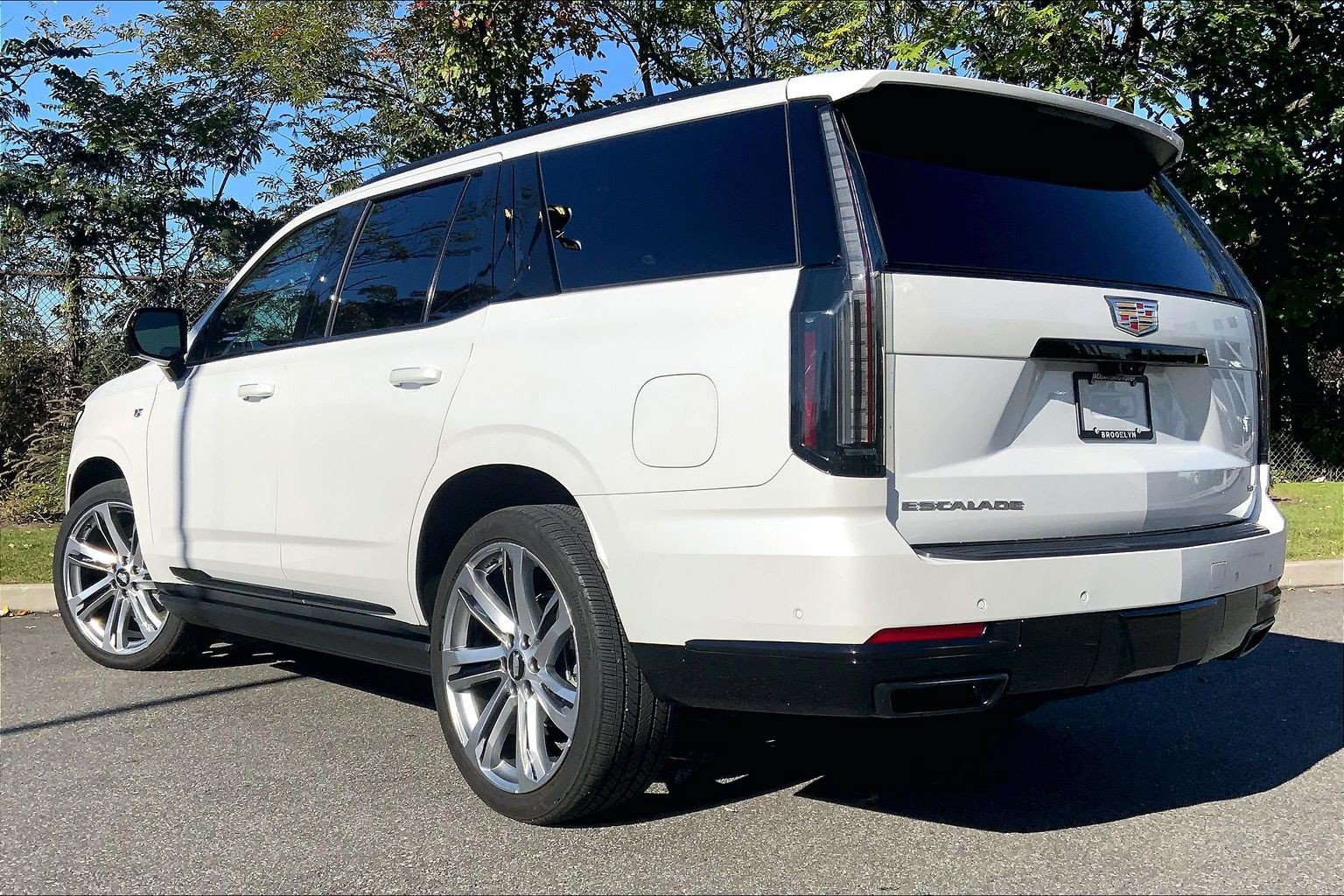 Used 2025 Cadillac Escalade Sport Platinum w/ LPO, Floor Liner Package AWD/4WD image 3