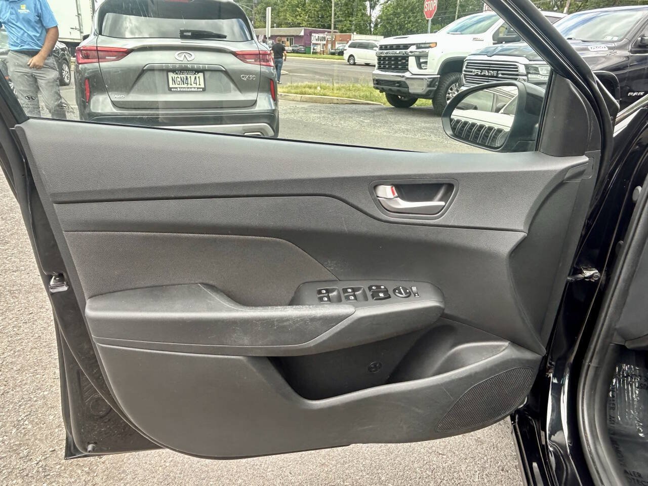 Used 2022 Hyundai Accent SE FWD image 23
