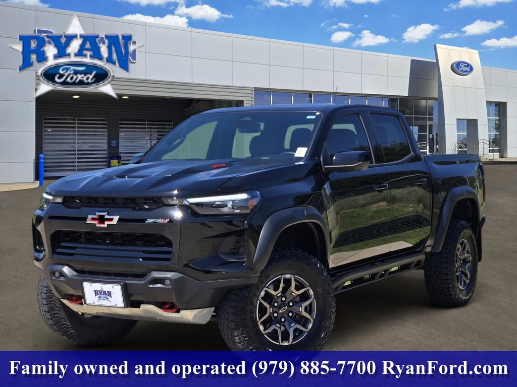 Used 2025 Chevrolet Colorado ZR2 w/ Technology Package AWD/4WD image 1