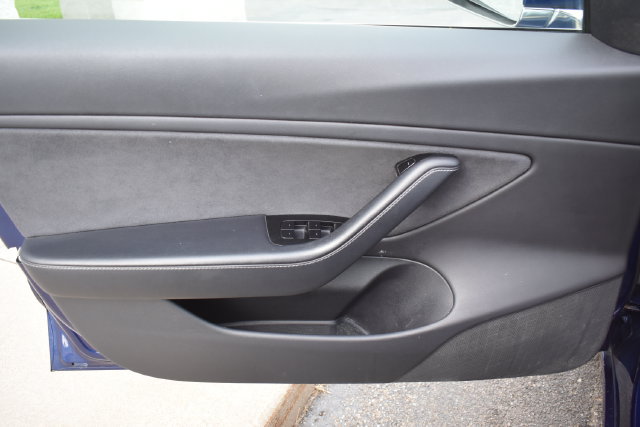 Used 2018 Tesla Model 3 Long Range RWD image 18