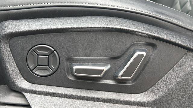 Used 2025 Audi SQ7 Premium Plus image 14