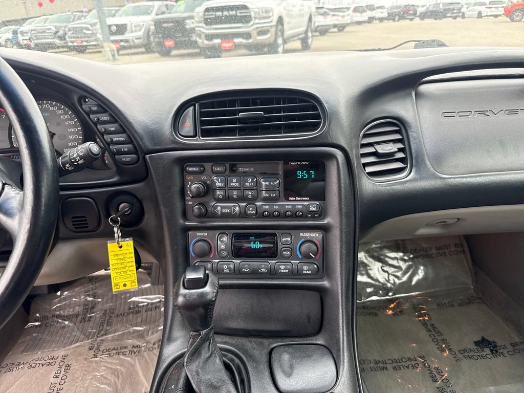 Used 2001 Chevrolet Corvette Convertible w/ Preferred Equipment Group2 RWD image 22