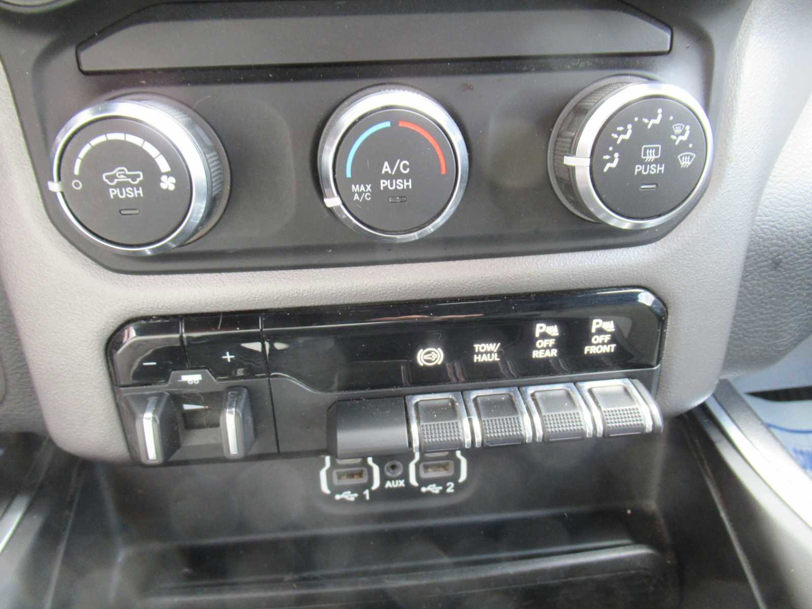 Used 2019 RAM 2500 Big Horn w/ Black Appearance Package image 37