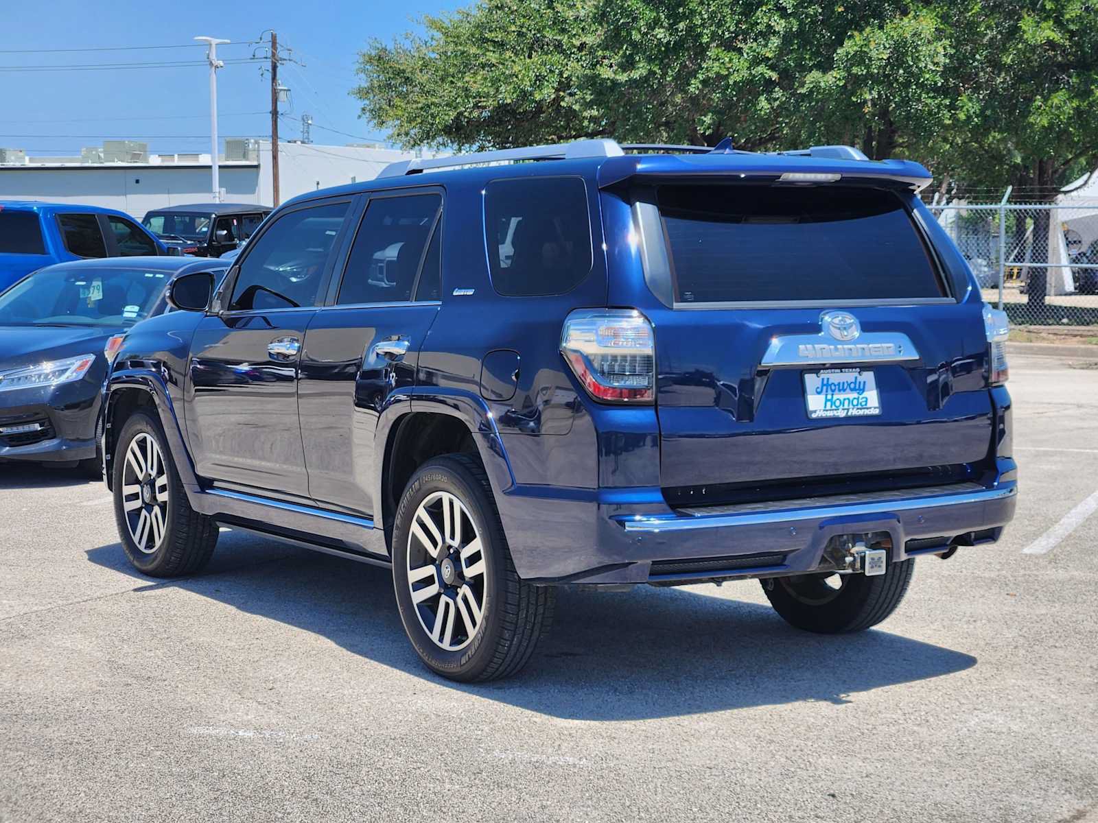 Used 2015 Toyota 4Runner Limited AWD/4WD image 5