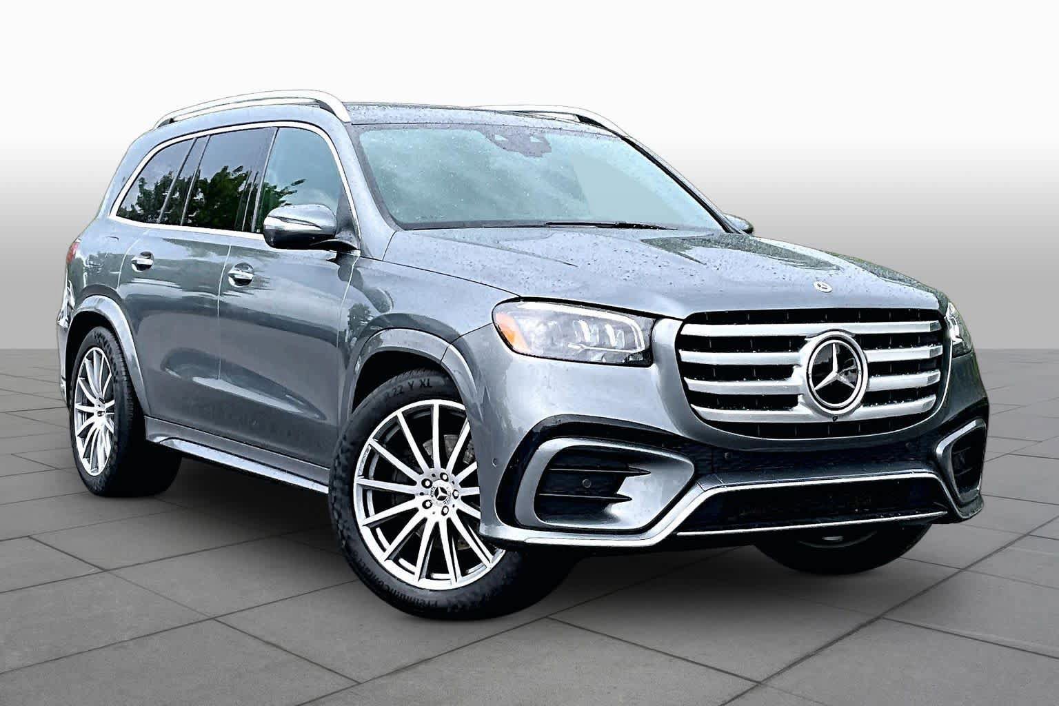 Used 2025 Mercedes-Benz GLS 450 4MATIC image 2