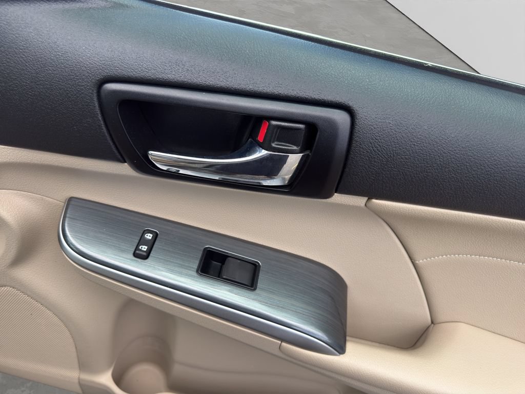 Used 2013 Toyota Camry XLE w/ Leather Pkg FWD image 19