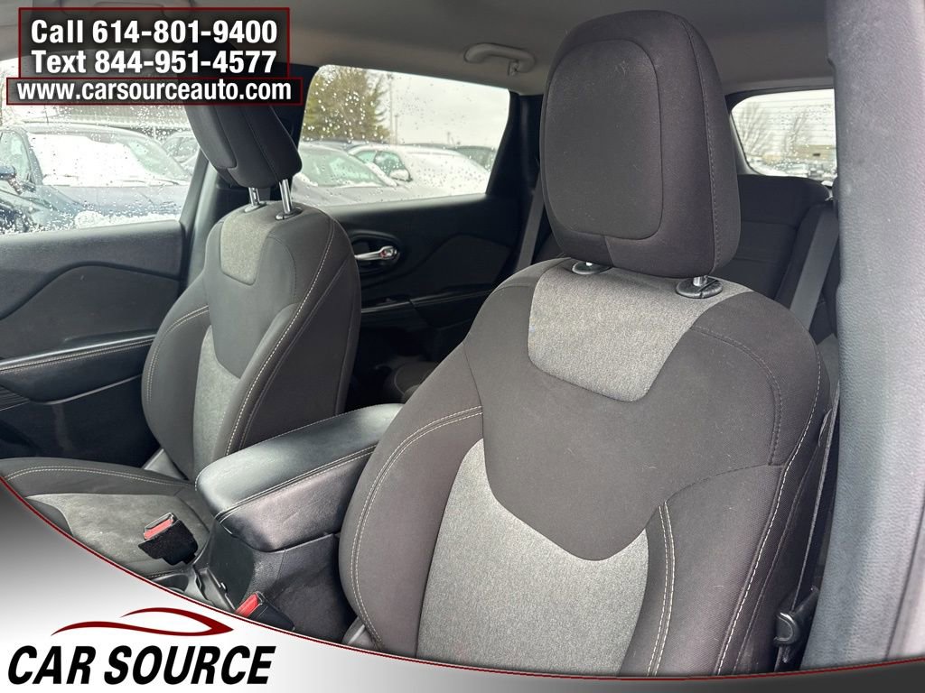 Used 2016 Jeep Cherokee Sport w/ Cold Weather Group image 17
