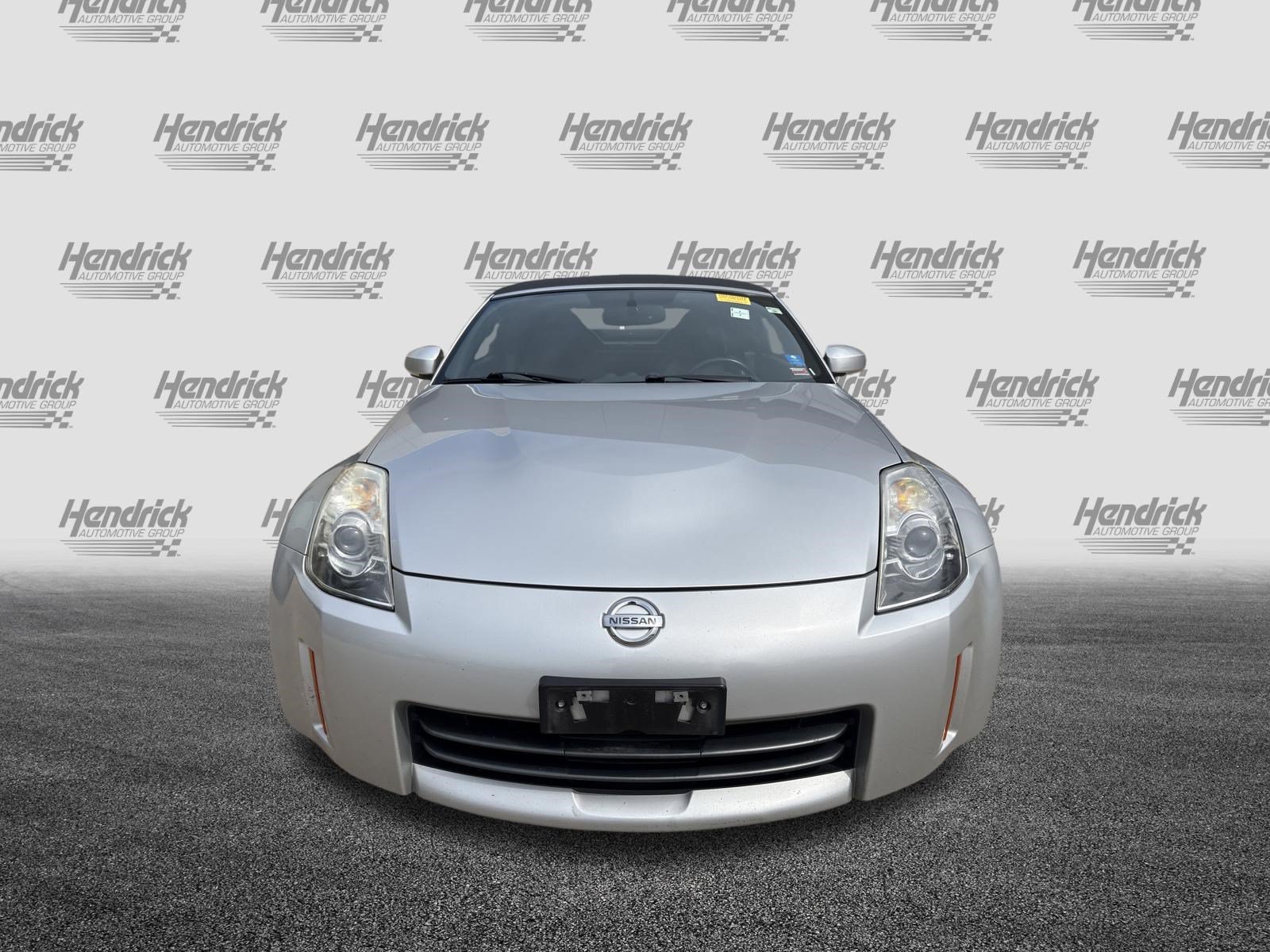 Used 2008 Nissan 350Z Touring RWD image 3