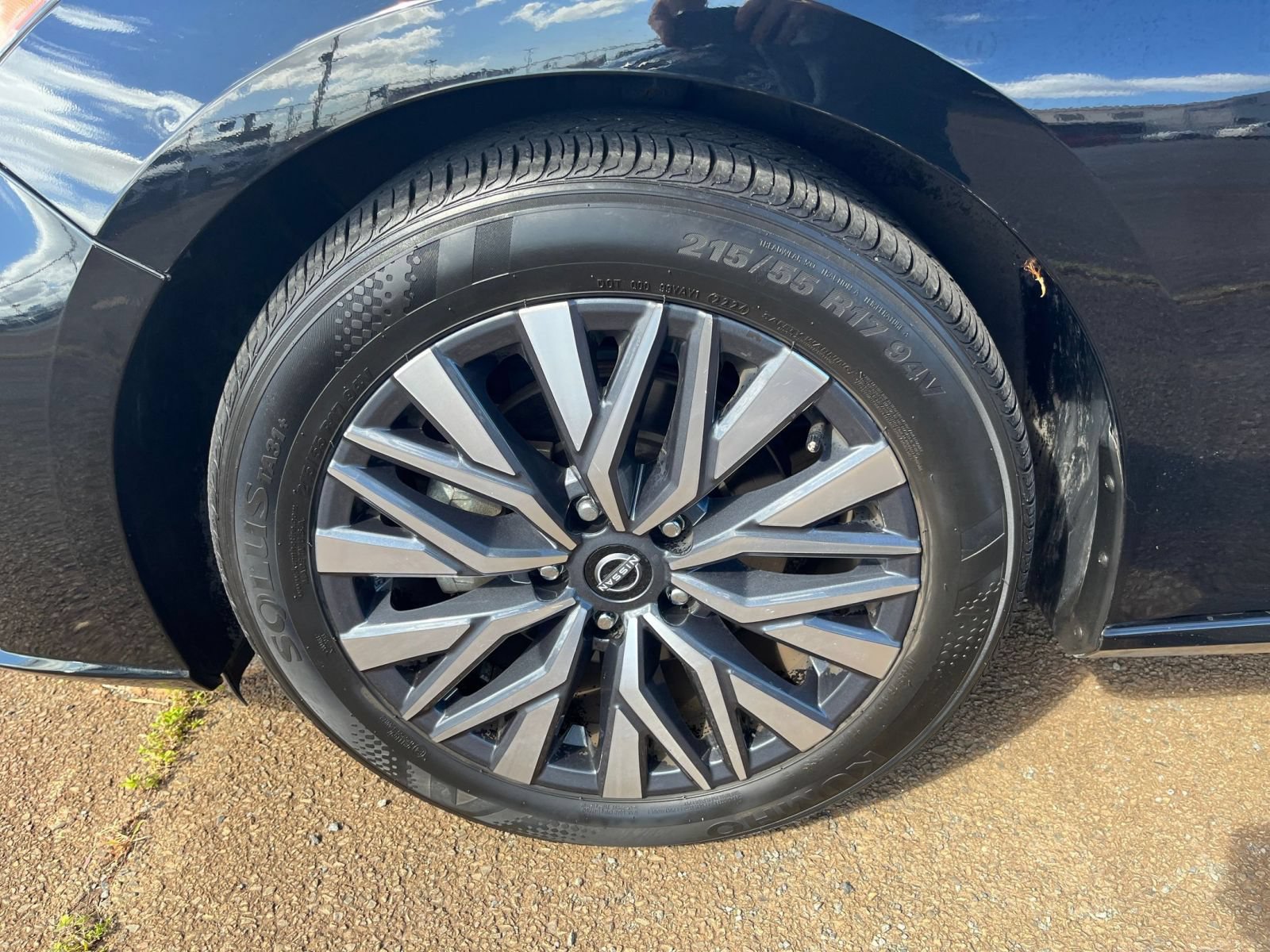 Used 2024 Nissan Altima 2.5 SV FWD image 27