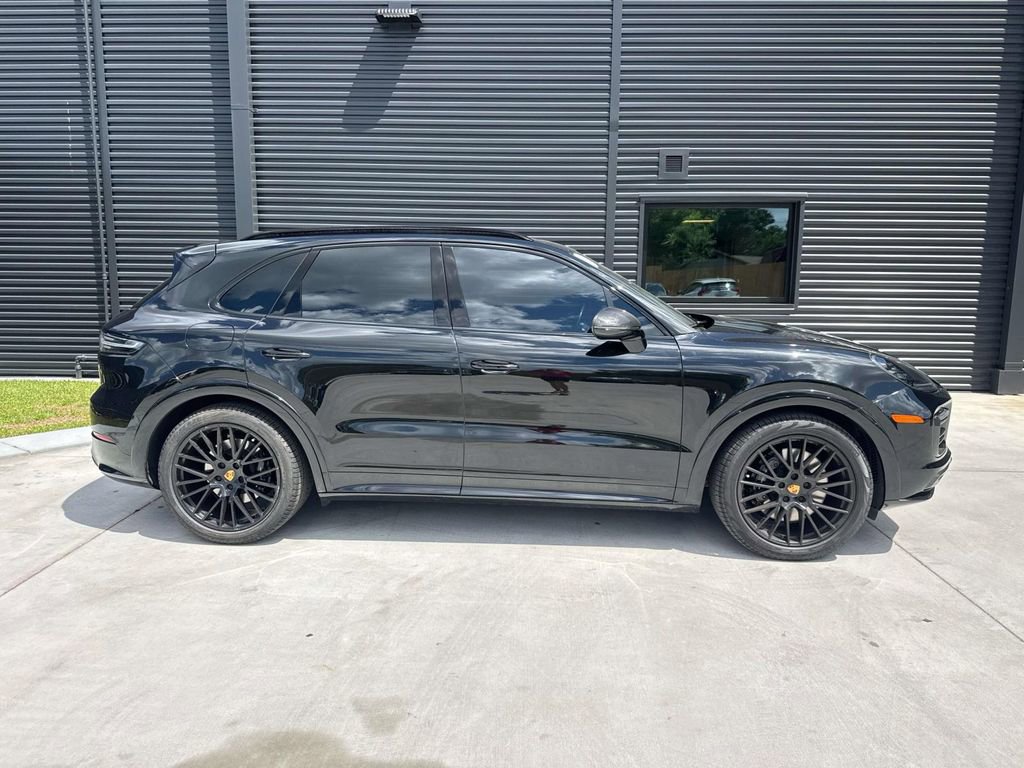Certified 2023 Porsche Cayenne GTS AWD/4WD image 10
