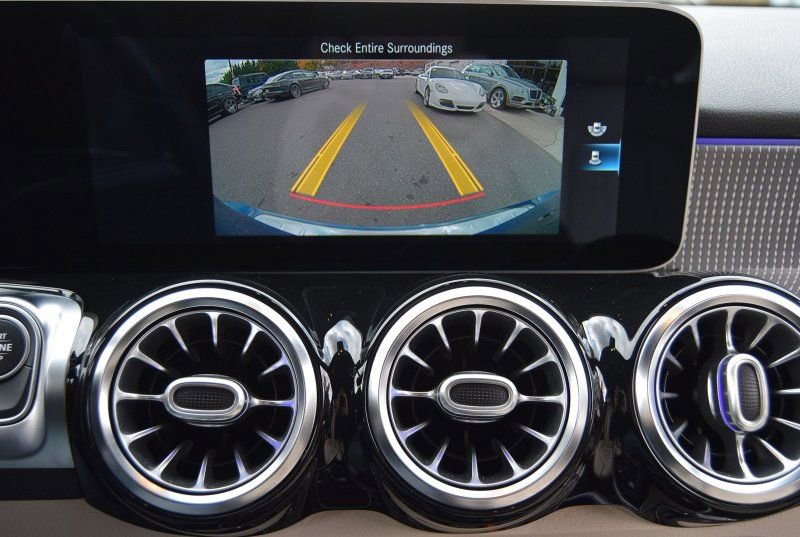 Used 2021 Mercedes-Benz GLB 250 4MATIC w/ Premium Package image 30