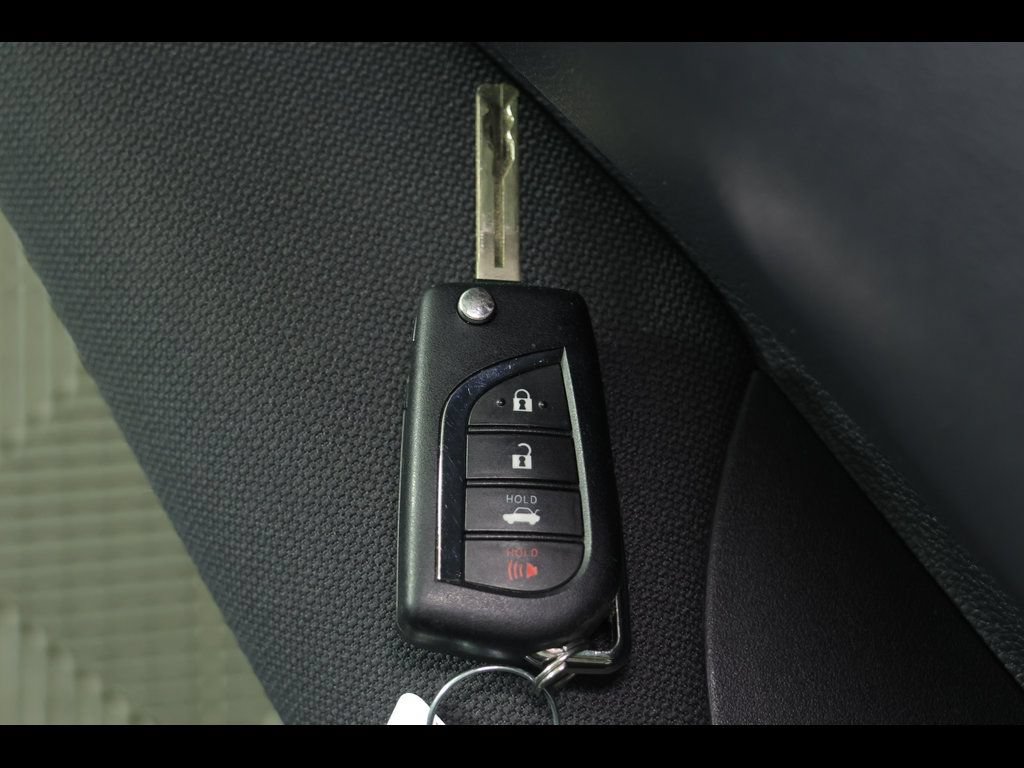 Used 2025 Toyota Corolla LE FWD image 27
