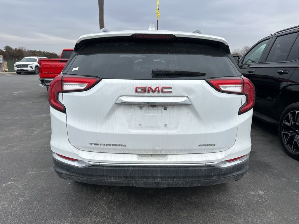 Used 2024 GMC Terrain SLT image 13