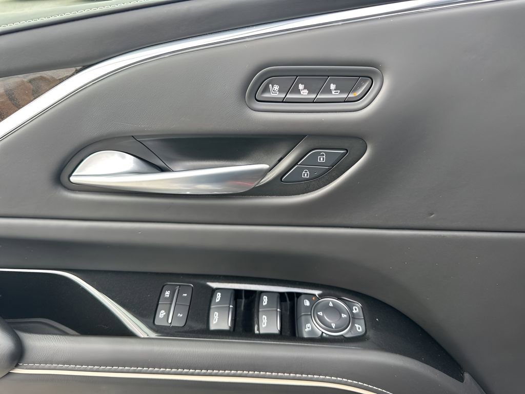 Used 2024 Cadillac Escalade ESV Premium Luxury Platinum image 30
