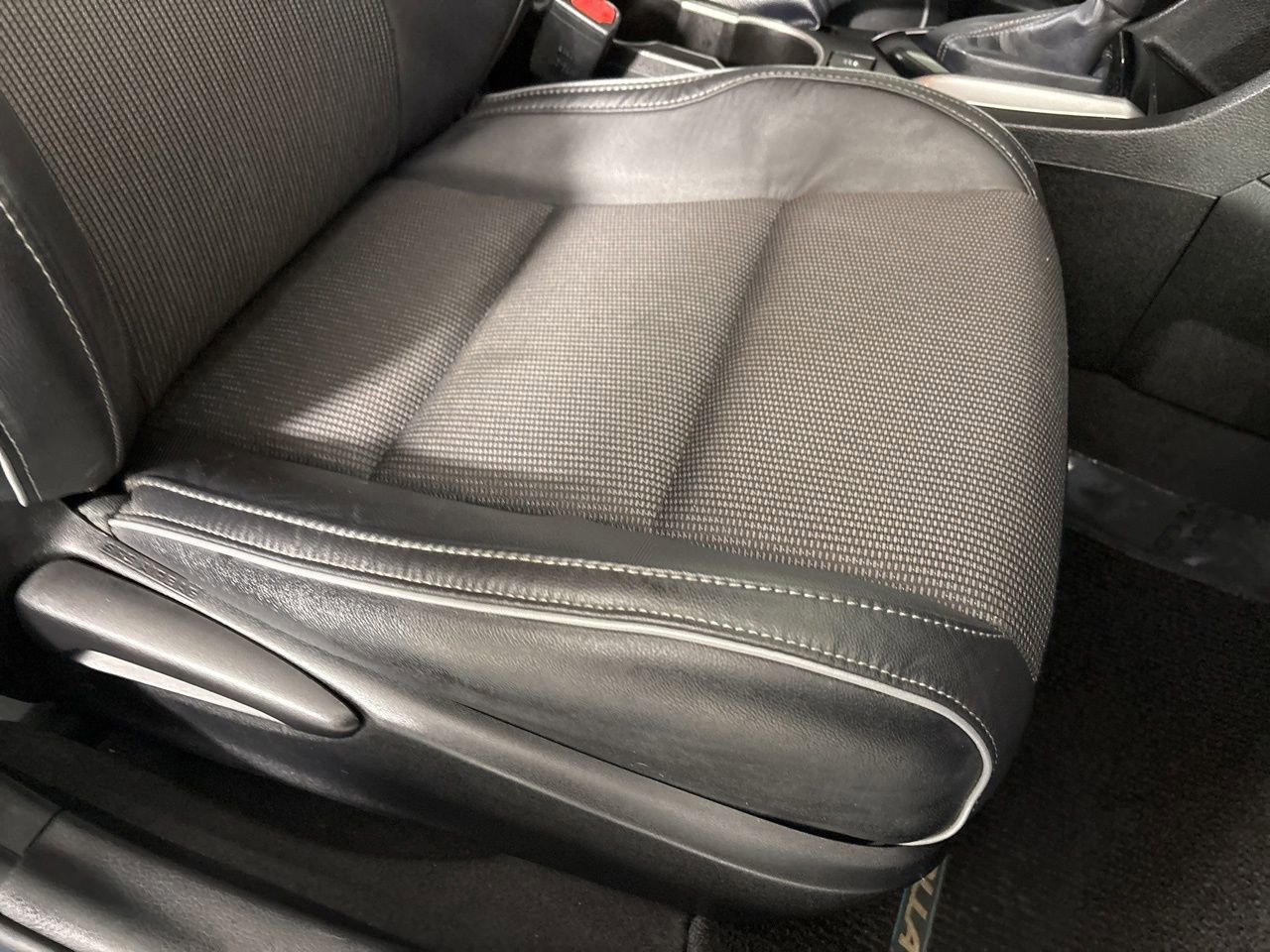 Used 2016 Toyota Corolla L image 30