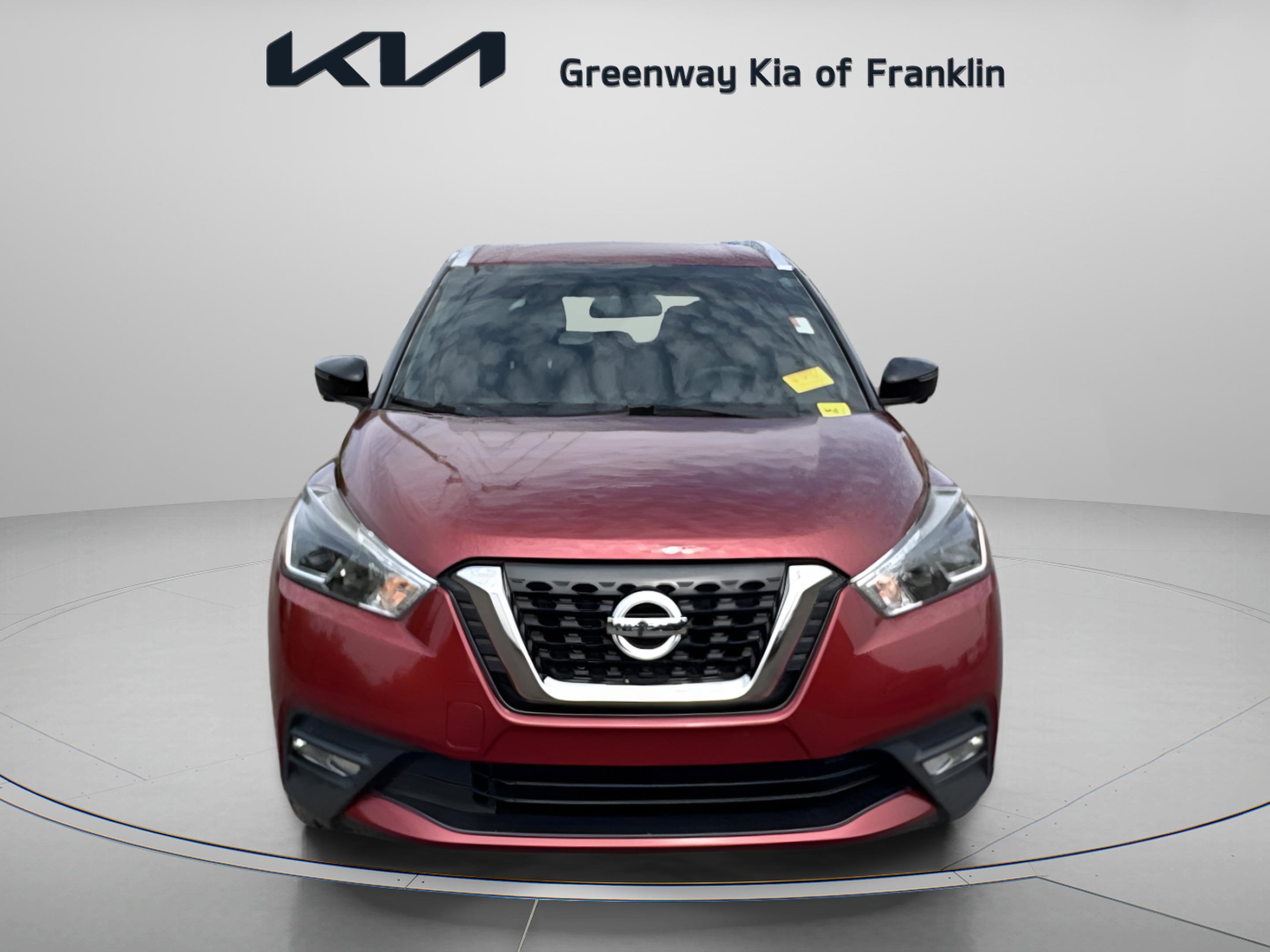 Used 2018 Nissan Kicks SR image 2