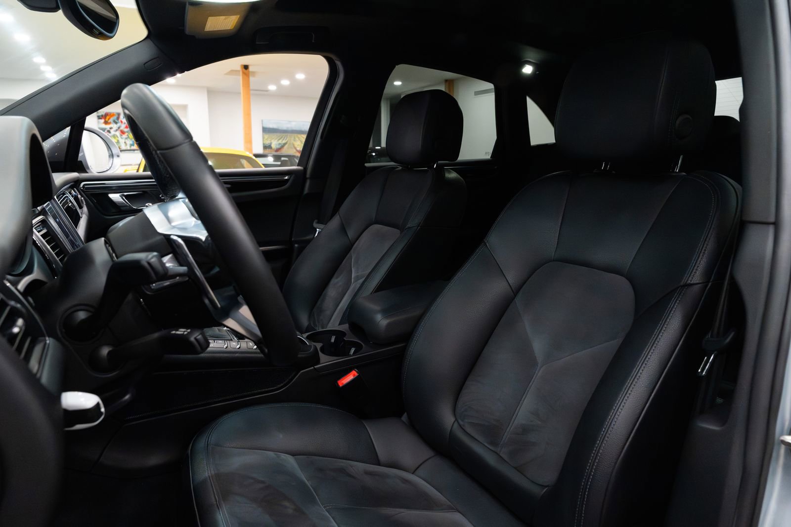 Used 2017 Porsche Macan image 8