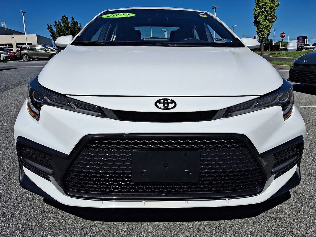 Used 2022 Toyota Corolla SE w/ SE Premium Package FWD image 3