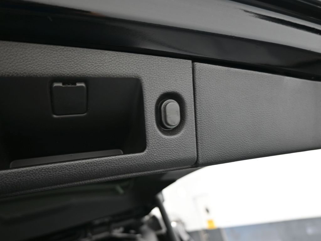 Used 2020 Chevrolet Suburban LT image 43