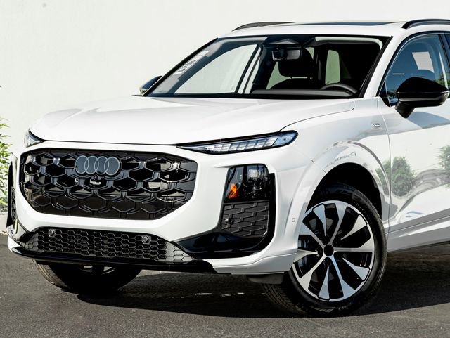 New 2026 Audi Q3 quattro 2.0T AWD/4WD image 2