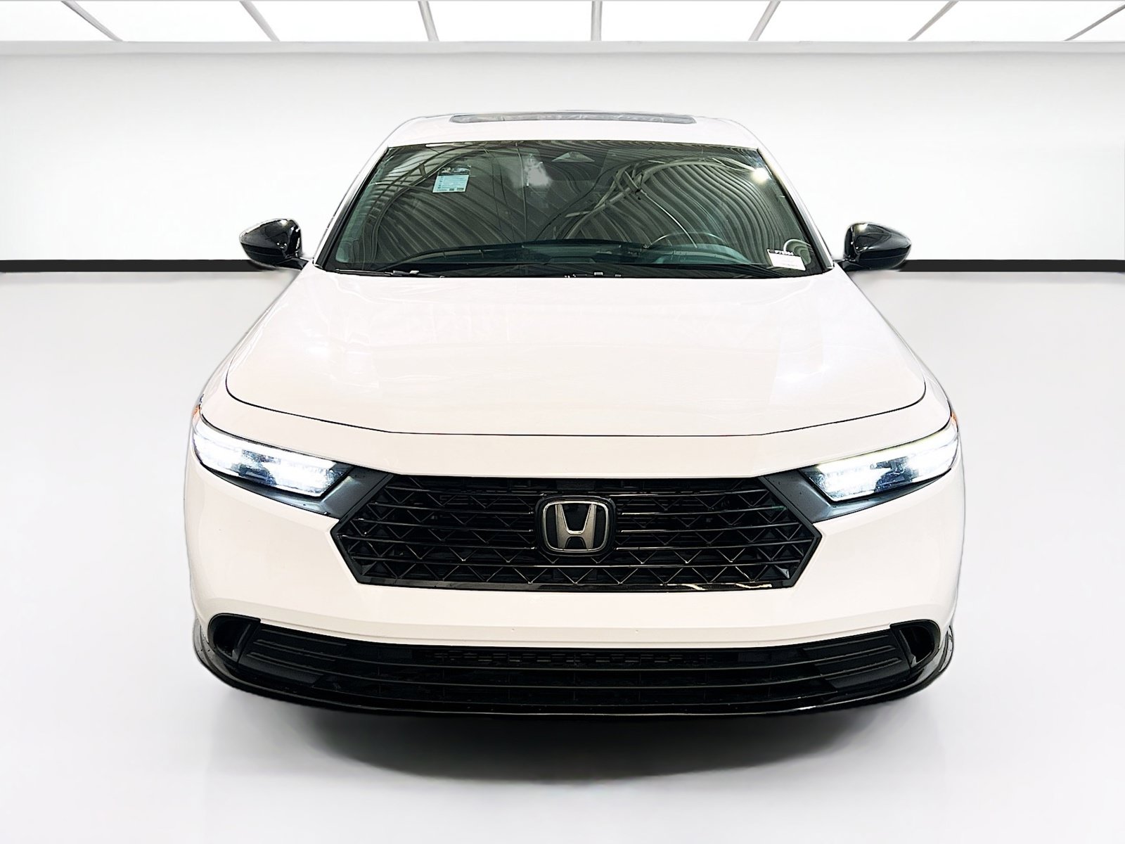 Used 2025 Honda Accord Sport image 2