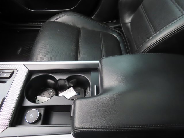 Used 2020 Jaguar XE S image 36