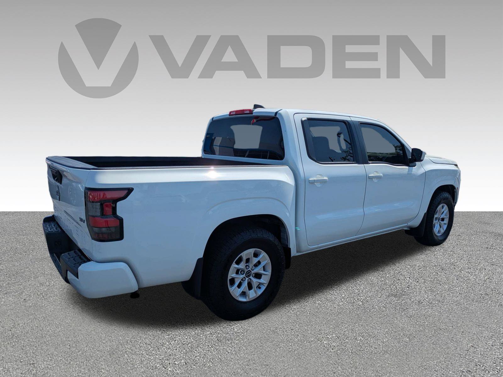 Used 2024 Nissan Frontier SV RWD image 24