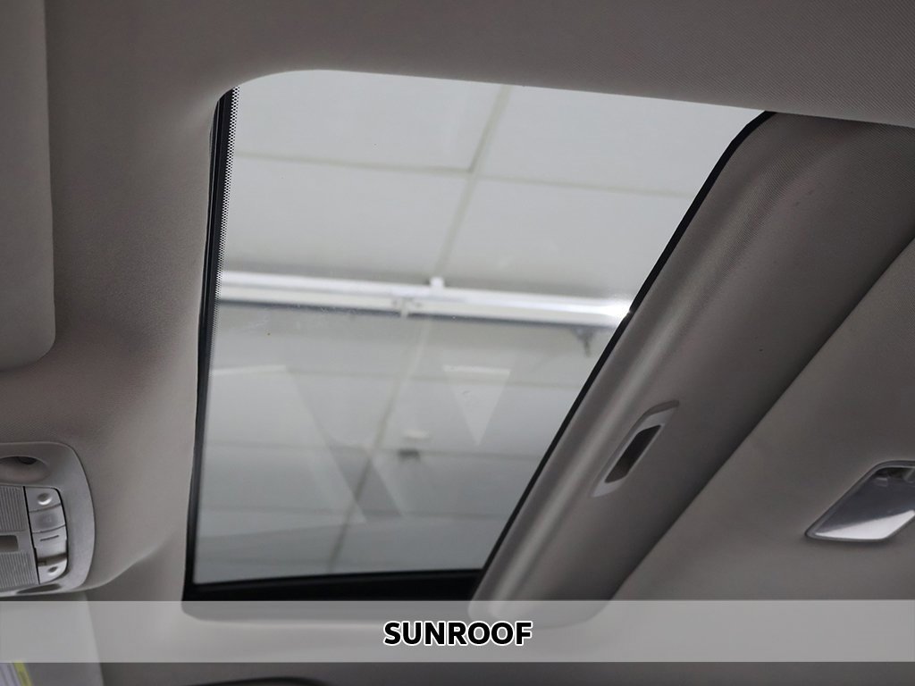 Used 2022 Nissan Rogue Sport SL w/ Premium Package image 4