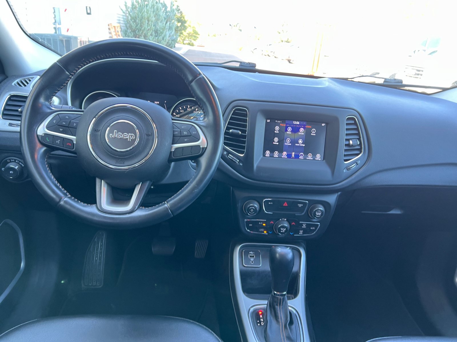 Used 2020 Jeep Compass Latitude FWD image 17