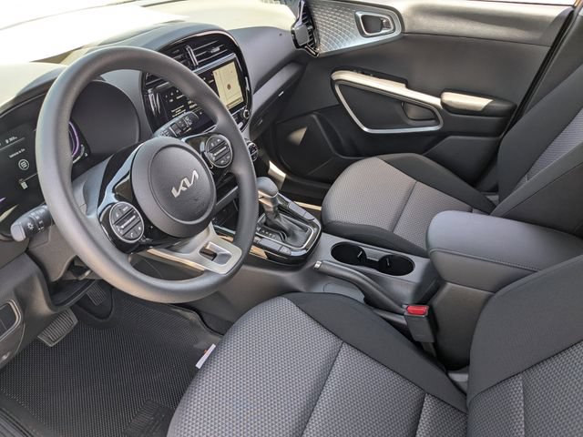 Certified 2025 Kia Soul S FWD image 18