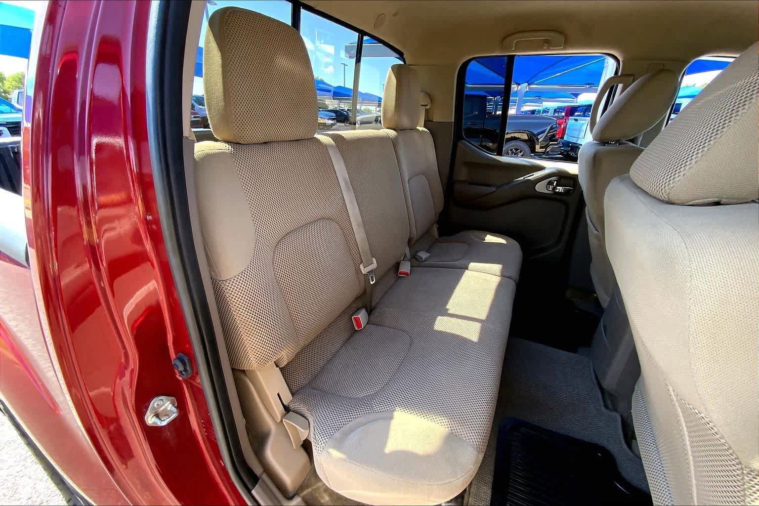 Used 2016 Nissan Frontier SV w/ SV Value Truck Package AWD/4WD image 20