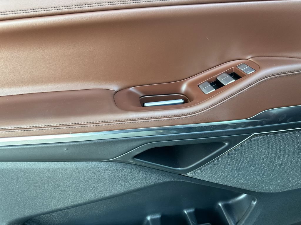 Certified 2025 Lincoln Navigator Reserve AWD/4WD image 10