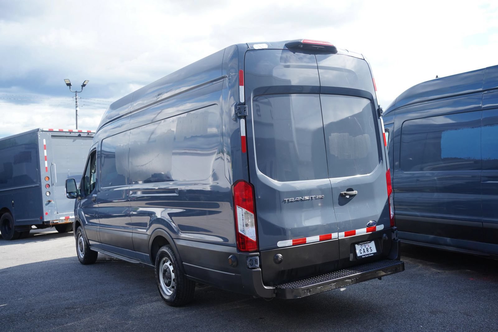 Used 2020 Ford Transit 250 148 High Roof Extended RWD image 4