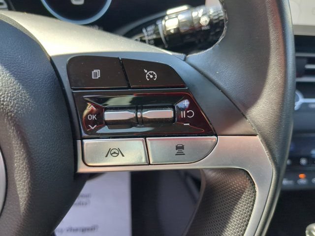 Certified 2023 Hyundai Elantra Limited FWD image 19